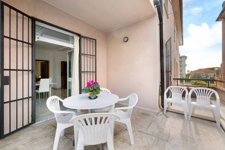 Rental apartment with terrace — photo 4