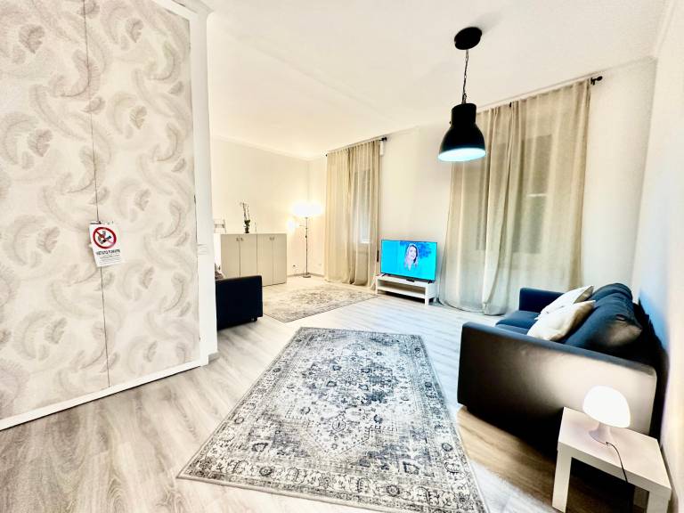 Holiday apartment with grill | Next to Piazza De Ferrari in San Vincenzo