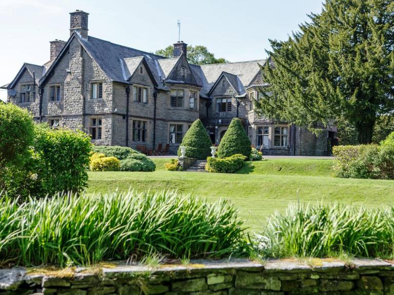Maes Manor Hotel