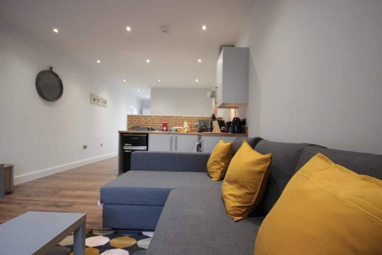 Apartment Hull
