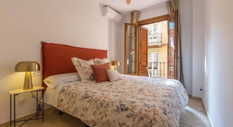 Apartment with patio | Near Alcazaba of Málaga | Suitable for remote work in Málaga