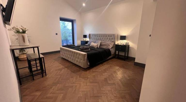 Marmalade Barn Guest Suite with wet room in Stafford