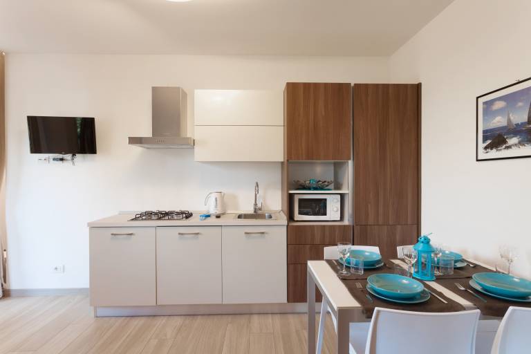 Fully equipped beautiful rental apartment with BBQ & patio | Lake view | Close to the beach | Dogs allowed — photo 4