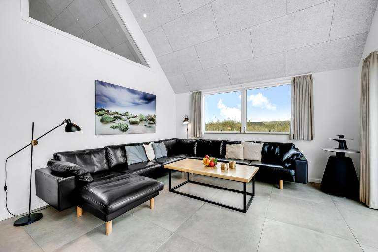 Child-friendly pleasant vacation home with jacuzzi, barbeque & terrace | Pets allowed — photo 3