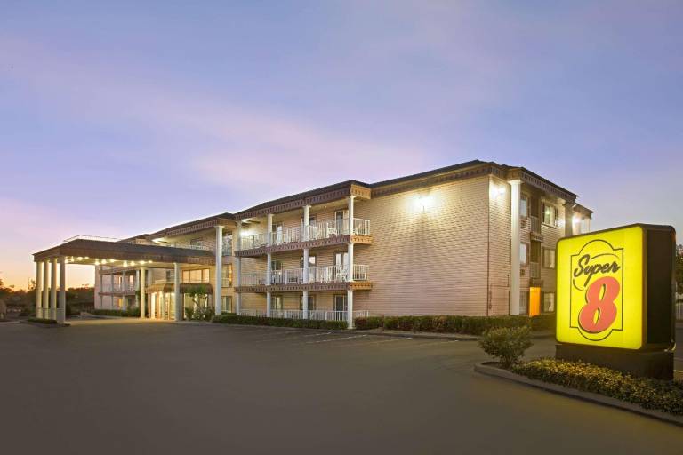 Super 8 By Wyndham Oroville in Oroville, CA