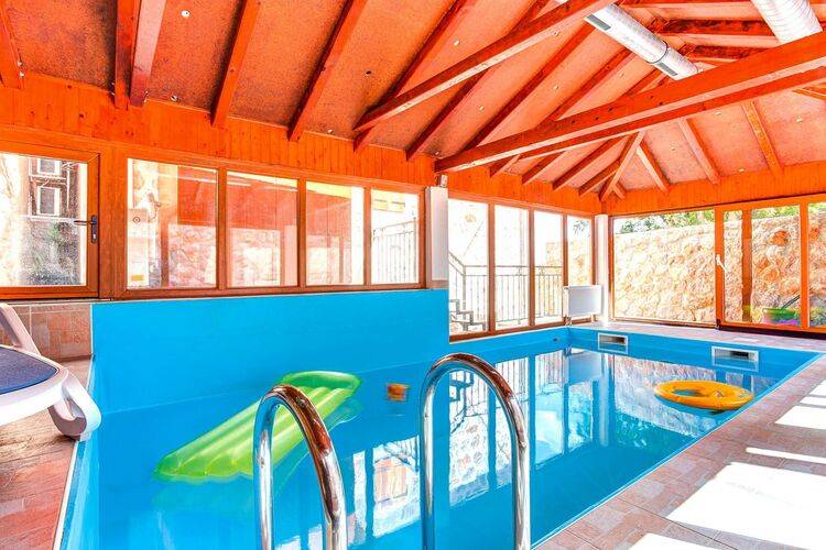 Fully equipped big vacation home with terrace, barbecue & yard | Pet-friendly — photo 2