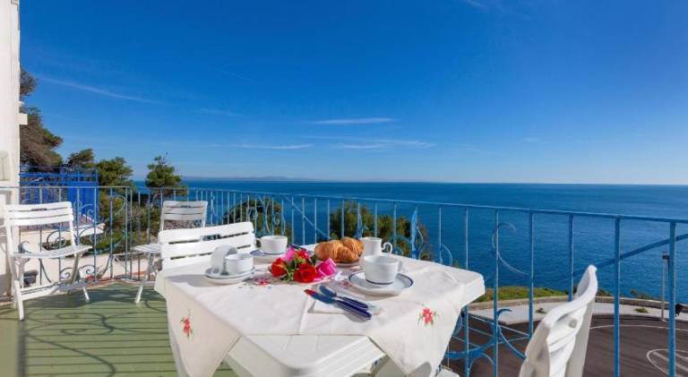 Holiday apartment | Pets allowed in Santa Cesarea Terme