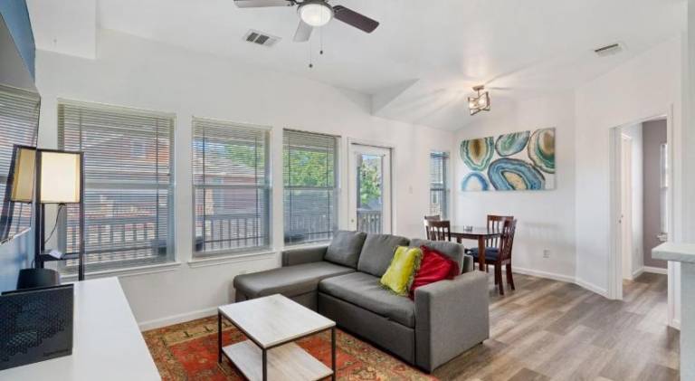 Quaint 2BD2B Condo Fully FurnishedAmazing Patio — photo 2