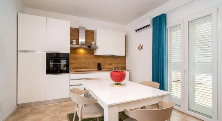 Villa with hot tub & pool | Close to the beach | Pet-friendly — photo 4