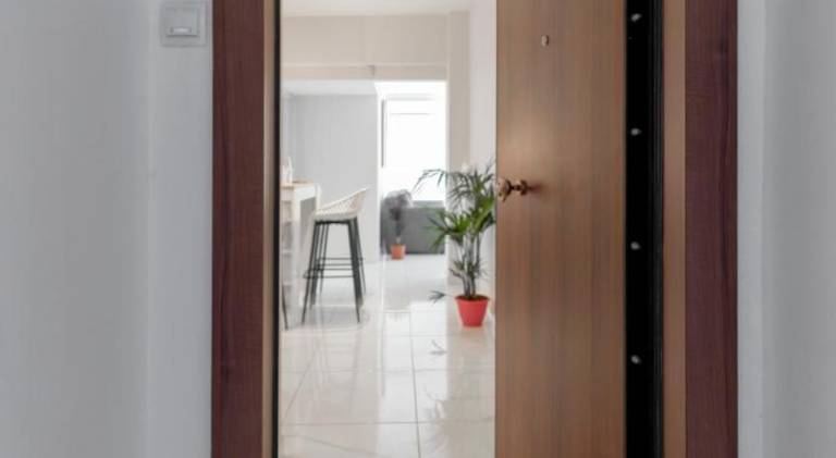 Apartment with yard & patio | Pet-friendly — photo 5