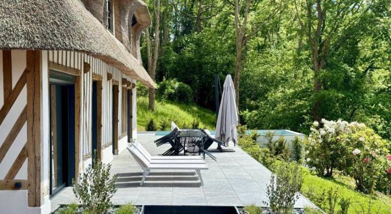Villa with pool & jacuzzi — photo 4