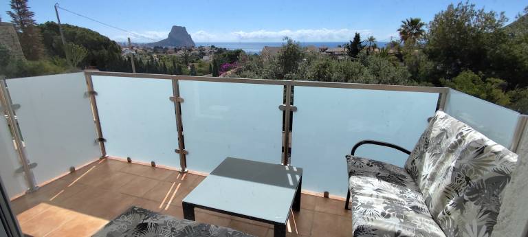 Child-friendly spacious chalet with private pool, patio & grill | Water view | Pets allowed — photo 2