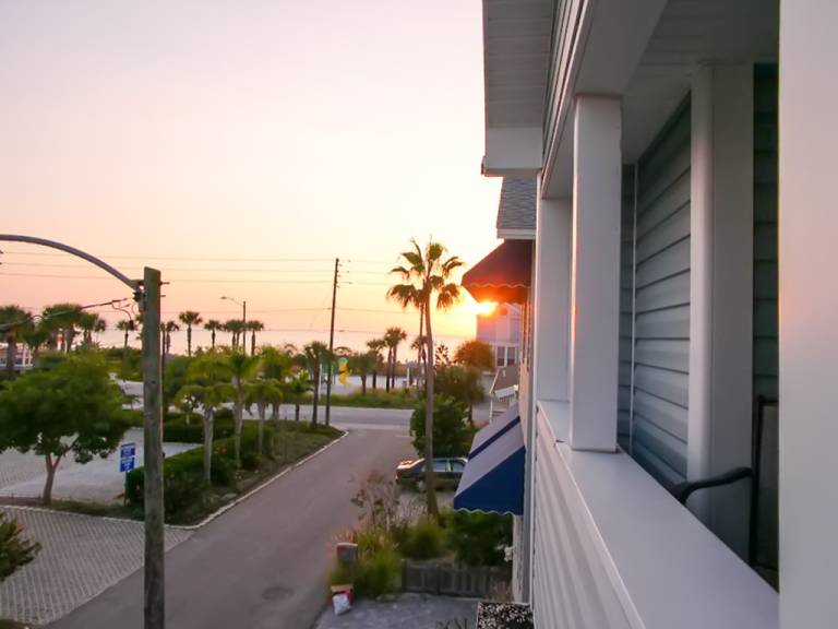 Sunset Beach House — photo 5