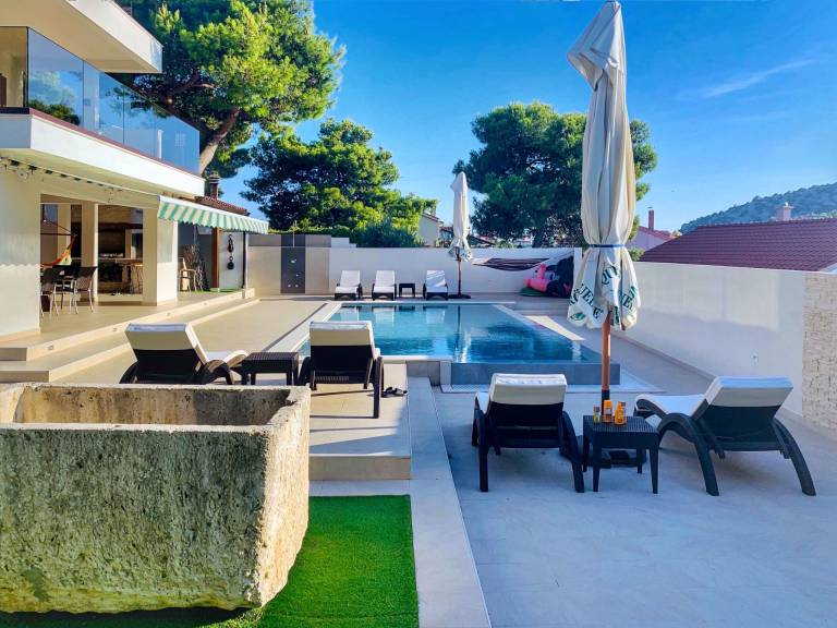 House with garden, terrace & private pool | Pets allowed — photo 4