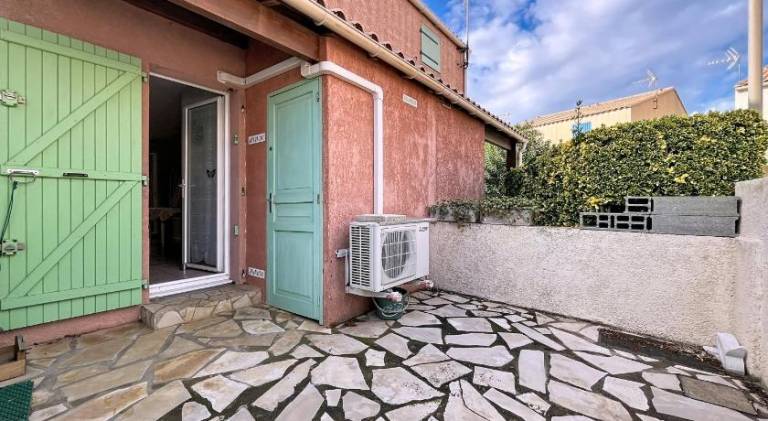 Villa with 1 room for 5 persons — photo 5