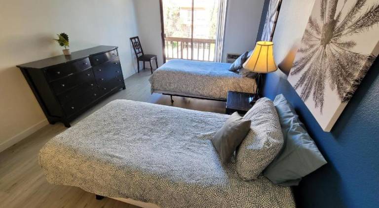 (B02) Cozy Double Bed Suite in Culver City, CA