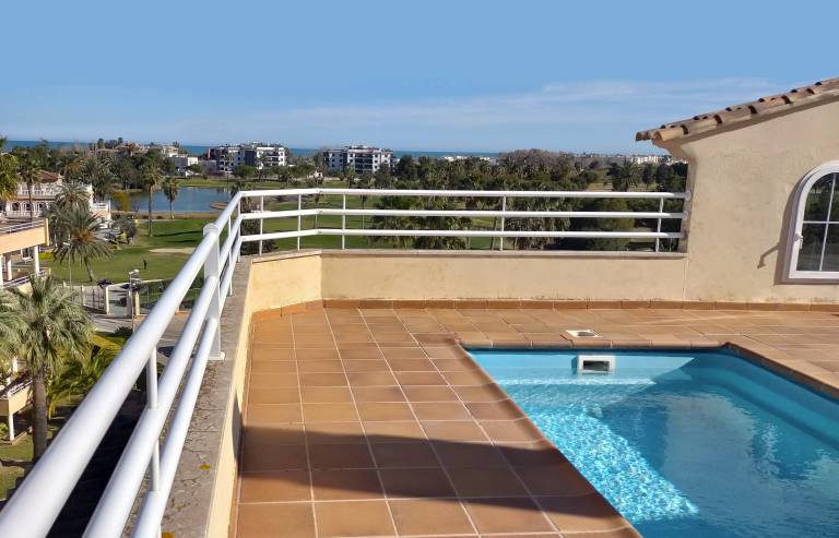 Fully equipped pleasant apartment with yard, patio & private pool | Pets are welcome in València