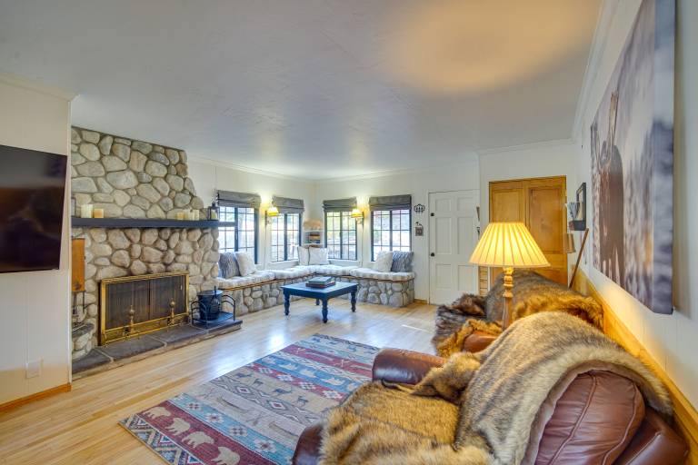 1 Mi to Lake: Home w/ Hot Tub & Gazebo in Big Bear — photo 5