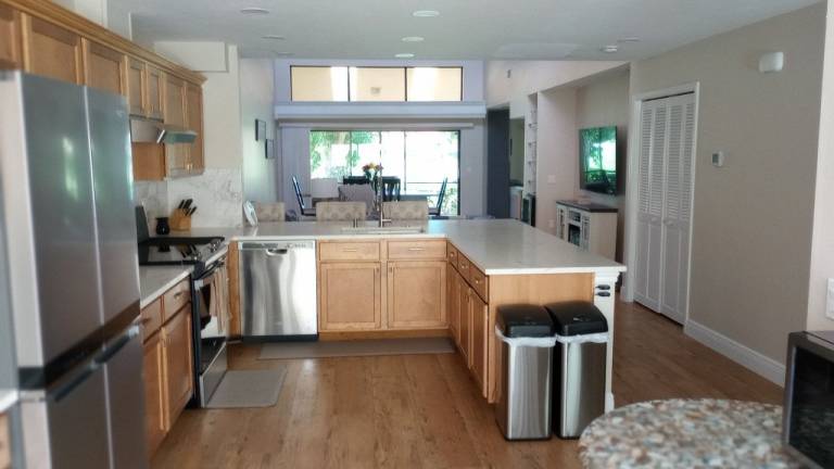 Family-friendly villa with barbeque, garden & pool | Garden view | Pets are welcome — photo 2