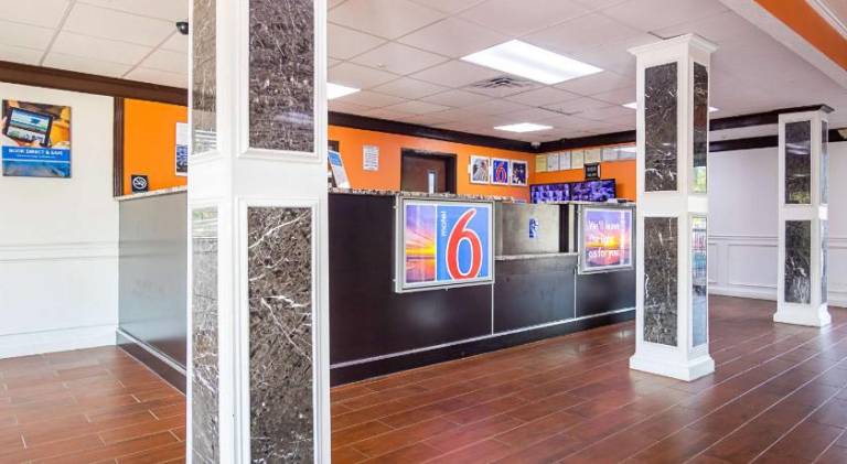 Motel 6 Jonesboro, GA — photo 4