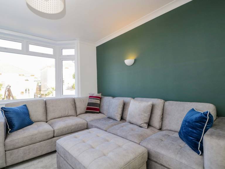 Family-oriented cottage with yard | Pets are welcome — photo 3