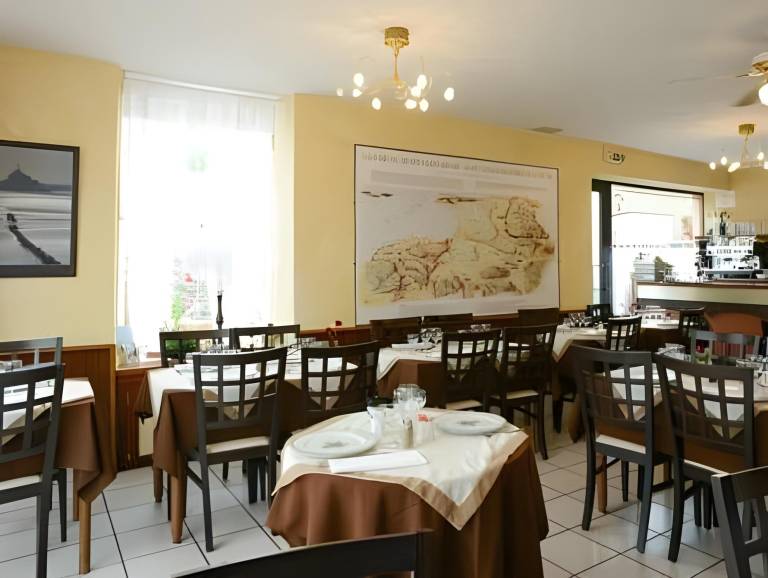 Logis Hotel et Restaurant La Tour Brette — photo 5
