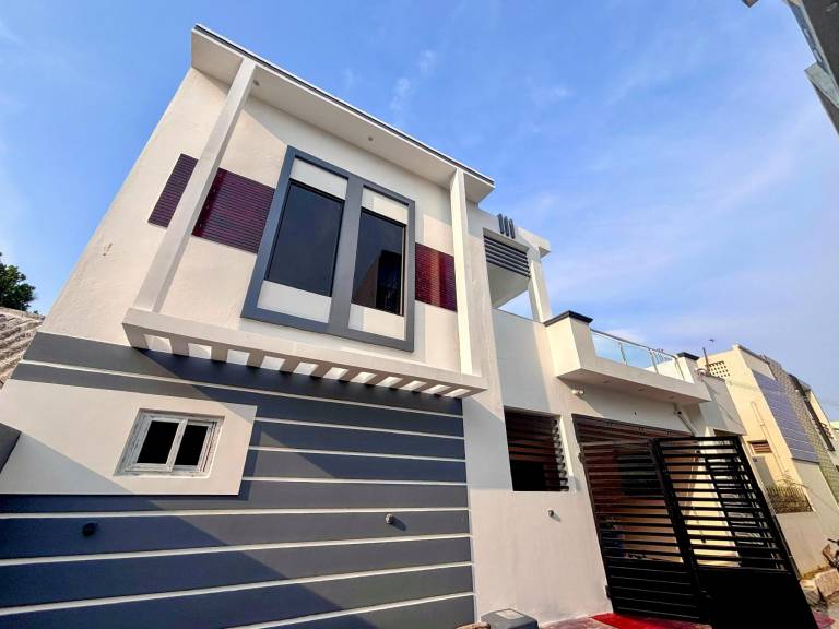 House  White Town