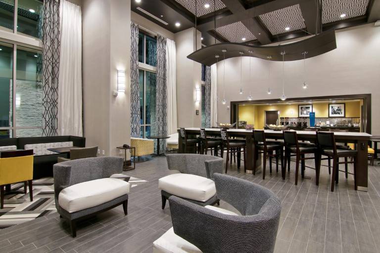 Hampton Inn & Suites Bellevue Downtown-Seattle — photo 3