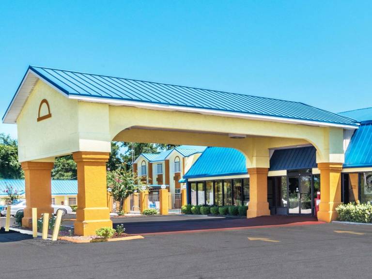 Days Inn by Wyndham Troy in Troy, AL