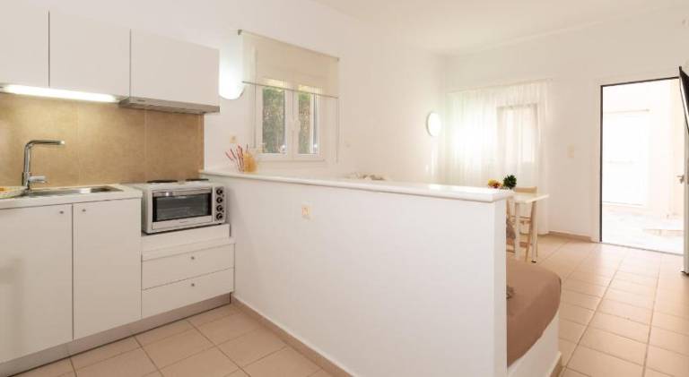 Rental apartment with yard — photo 3