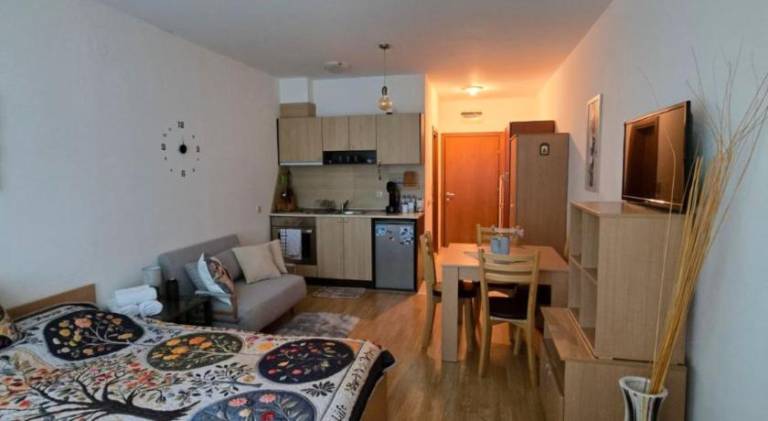 Apartment with hot tub & pool | Pet-friendly — photo 2