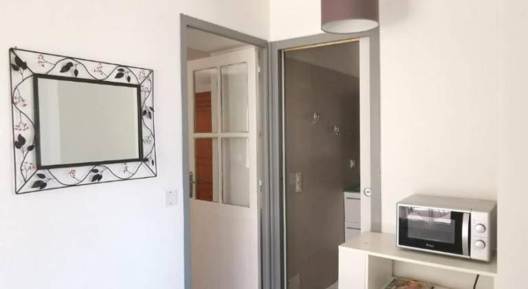 Rental apartment with pool, yard & patio — photo 3