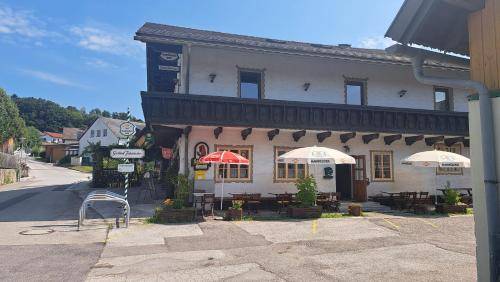 Dorfgasthof und Fruhstuckspension Tiefenbacher
