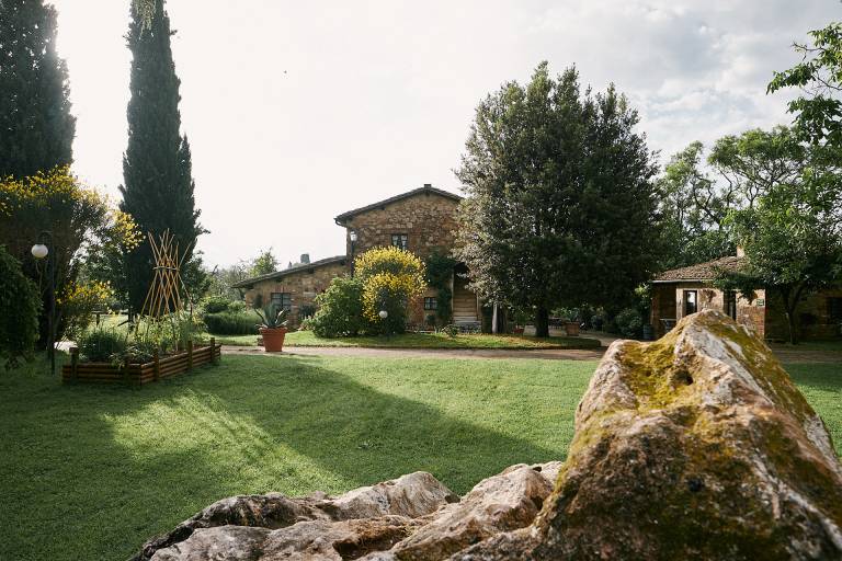 Private room with jacuzzi, BBQ & pool | Garden view — photo 3