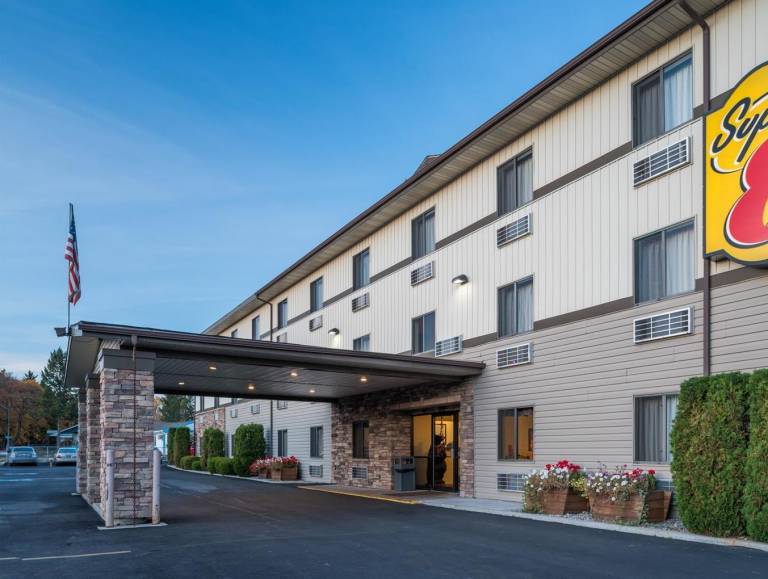 Super 8 By Wyndham Kalispell Glacier National Park in Kalispell, MT