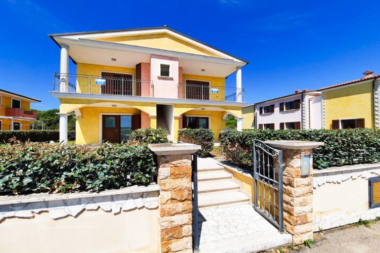 Family-friendly holiday apartment with yard | Pets allowed in Santa Teresa di Gallura