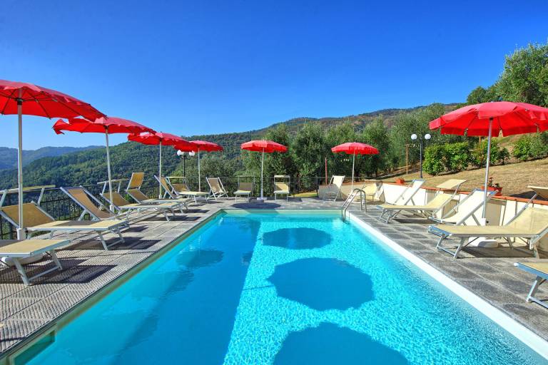 Child-friendly villa with pool, patio & grill | Panoramic view | Pets are welcome — photo 2