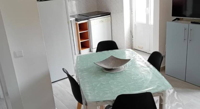 Rental apartment with 2 rooms for 6 persons — photo 4