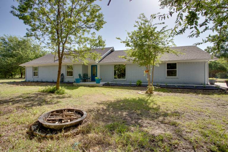 3 Mi to Dtwn McKinney: Suburban Texas Retreat — photo 3