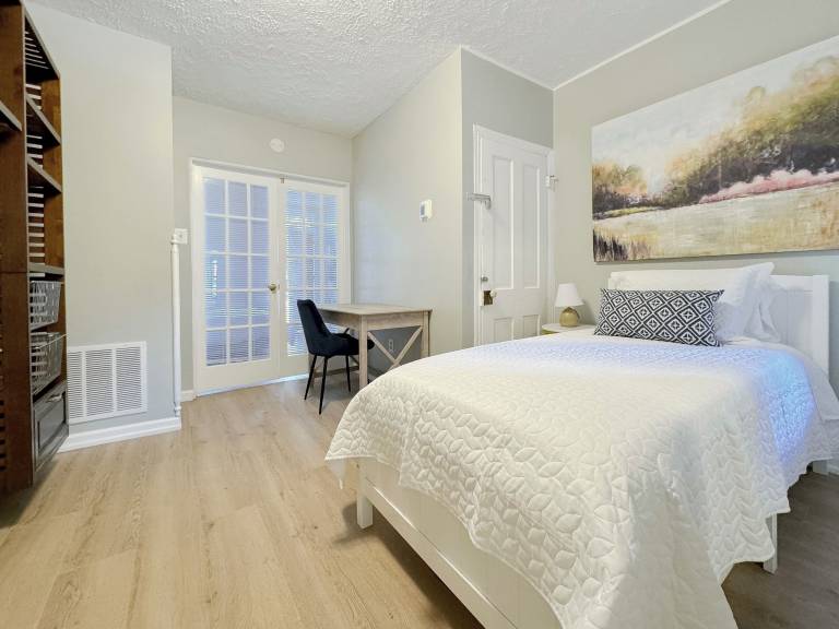Condo  Mount Olivet Heights