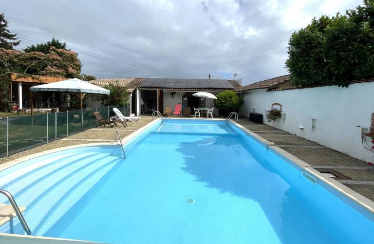 Fully equipped charming gite with yard, pool & patio | Dogs allowed — photo 3