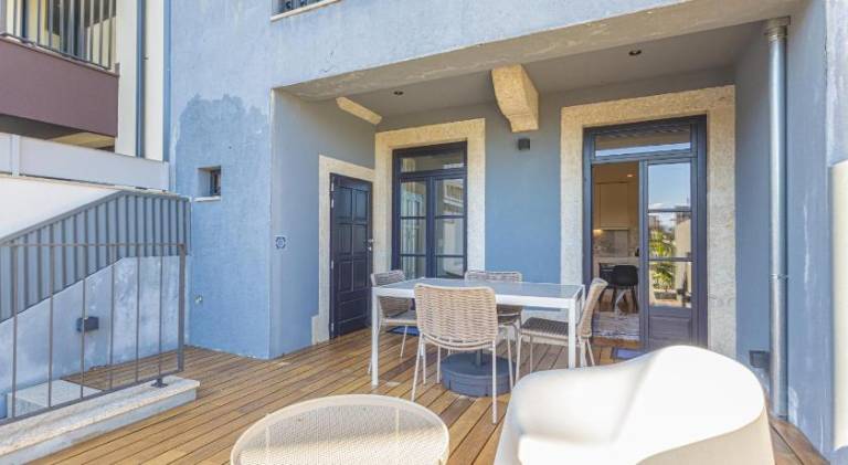 Pleasant holiday apartment with patio & garden | Next to São Bento Railway Station | Pet-friendly — photo 4