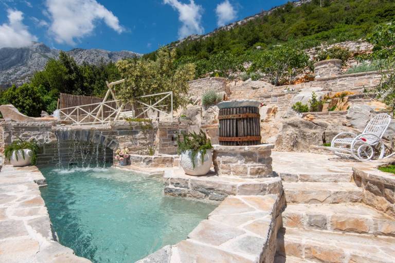 Villa with private pool & barbecue — photo 2