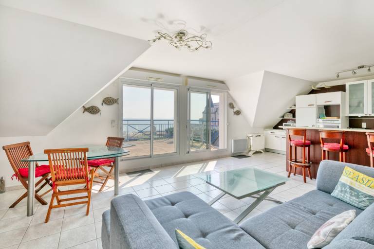 Family-friendly beautiful rental apartment with fast internet, garden & terrace | Garden view | Next to the beach | Dogs allowed — photo 5
