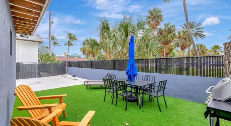 Banyan St 2BR 1BA off Las Olas Steps to Beach 1 — photo 5