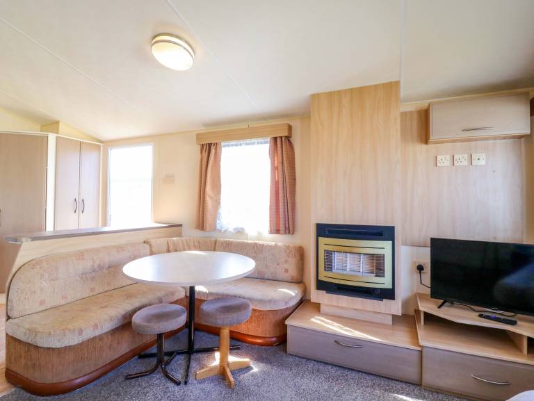 Family-oriented nice cottage with pool | Beach view | Pets are welcome — photo 5