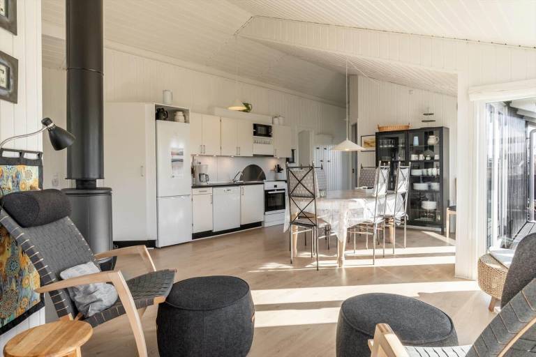 Vacation home with barbecue, jacuzzi & sauna — photo 4
