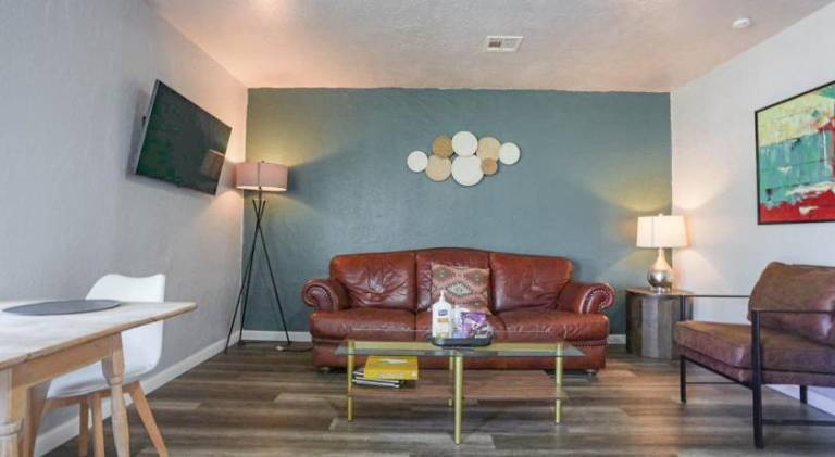 Charming vacation home | Pets allowed — photo 3