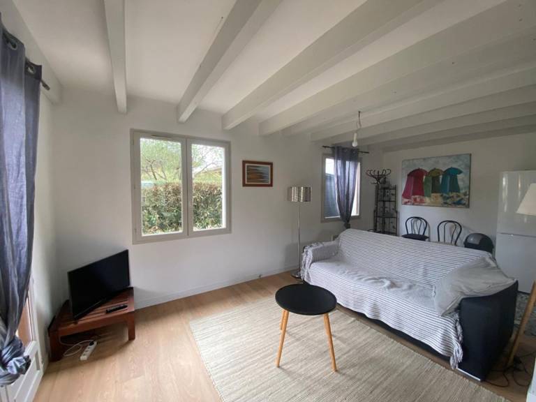 Cozy Villa with Shared Pool, Terrace & Parking Near Capbreton Market — photo 4
