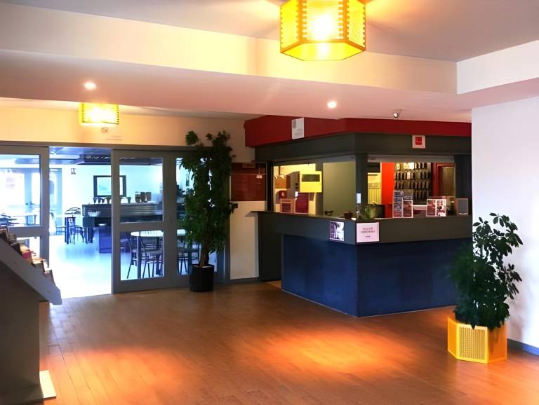 Brit Hotel Essentiel Tours Sud — photo 4